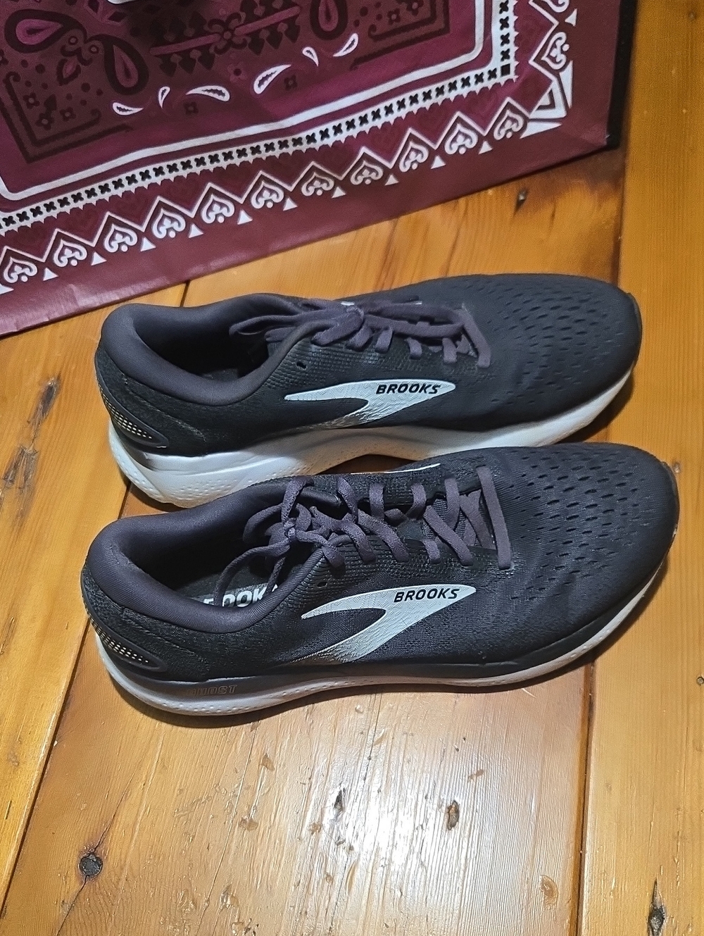 Brooks Men's Black and White Running Shoes Ghost Sz 11